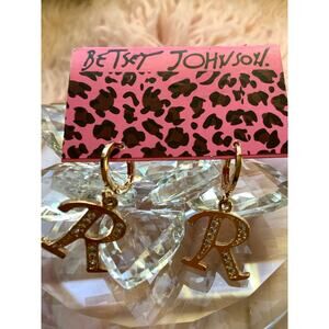 New betseyville earrings R